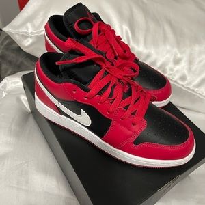 Re-sell Authentic Air Jordan 1Low (GS)